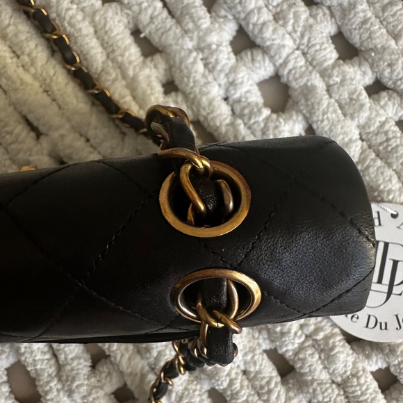 Vintage Classic Chanel Small Double Flap Bag Black Lambskin - Picture 4 of 16